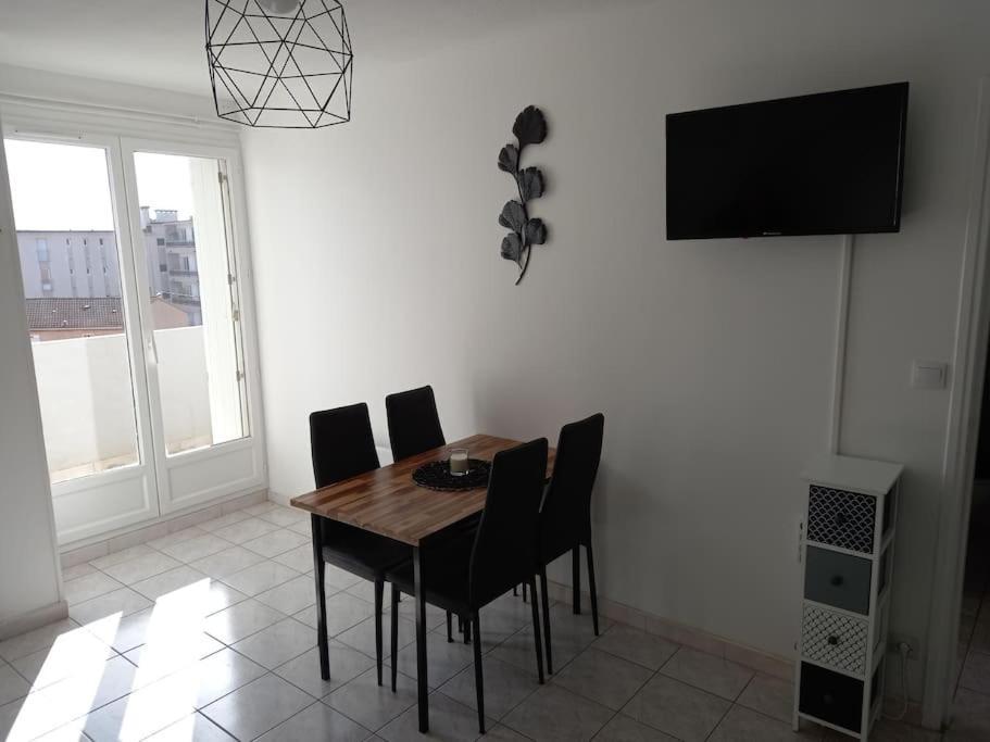 Appart 2/4 Pers Proche Centre Avec Balcon, Parking 나르본 외부 사진