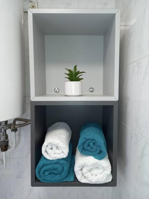 Appart 2/4 Pers Proche Centre Avec Balcon, Parking 나르본 외부 사진