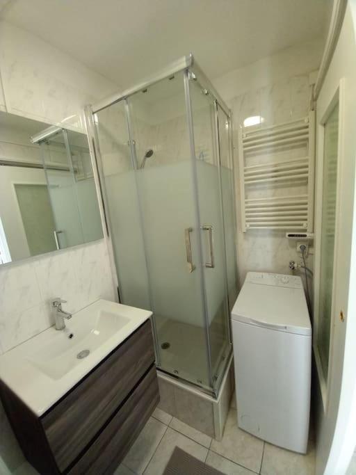 Appart 2/4 Pers Proche Centre Avec Balcon, Parking 나르본 외부 사진